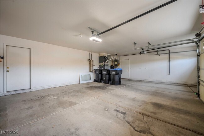 Building Photo - 921 San Bruno Ave