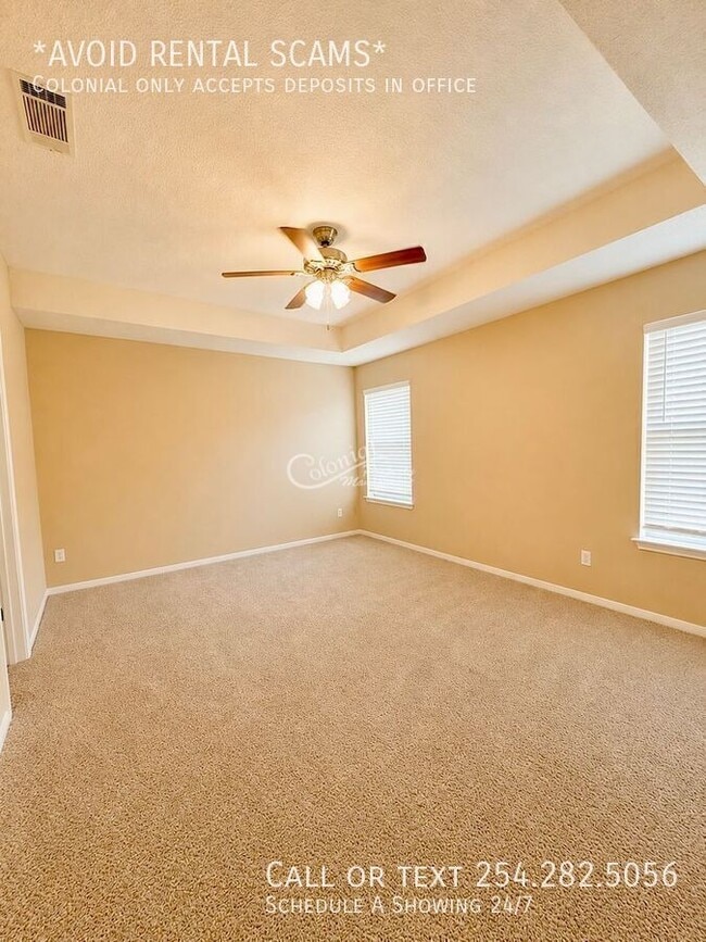 Building Photo - 901 Kelso Dr