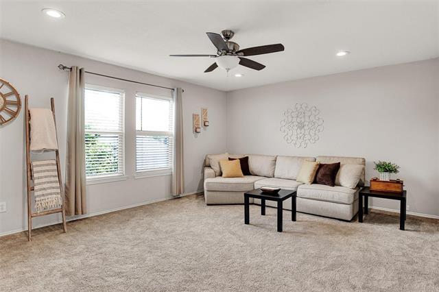 Building Photo - 2305 Orchid Dr