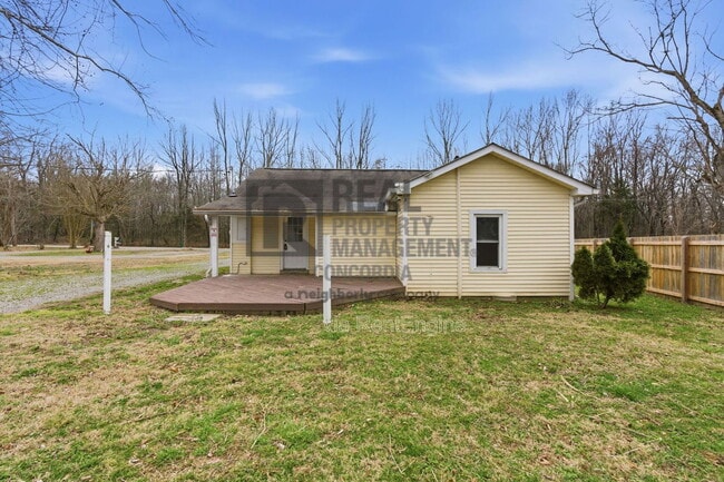 Building Photo - 6548 Old Clarksville Pike