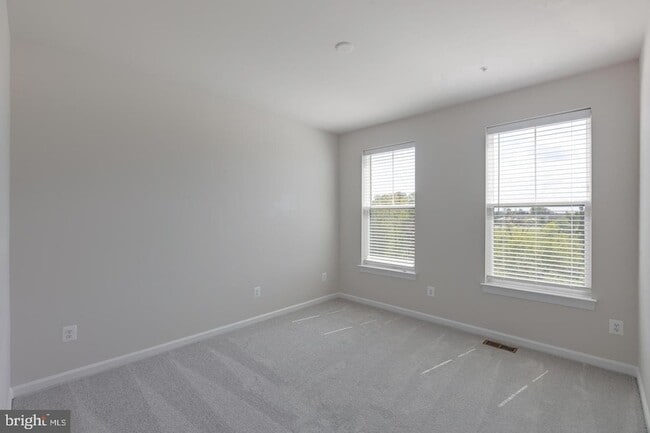 Building Photo - 43357 Radford Divide Ter