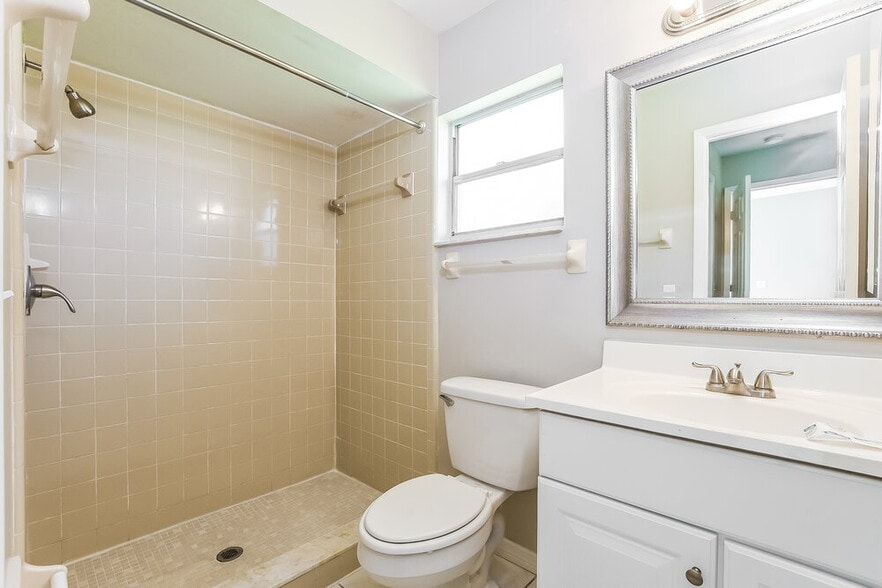 Building Photo - 1410 Orchid Ln