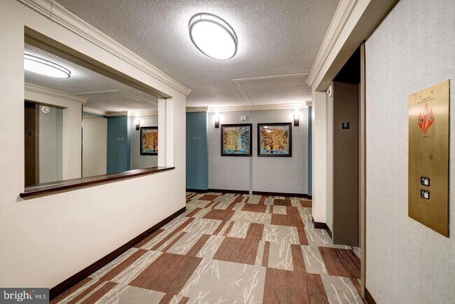 Building Photo - 203 Yoakum Pkwy