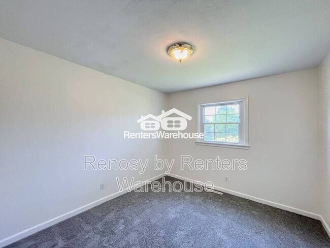 Building Photo - 2444 Tullibee Dr