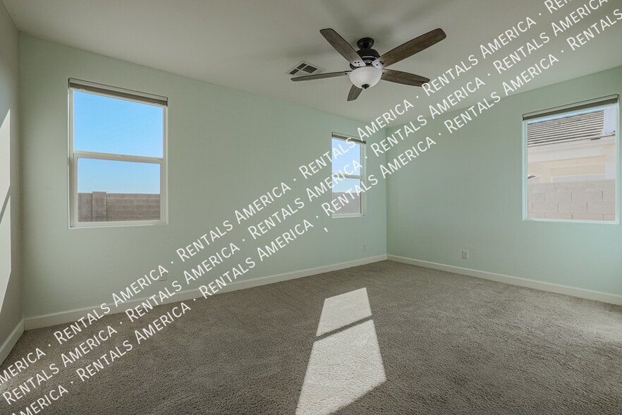 Building Photo - 37661 N Bentgrass Rd