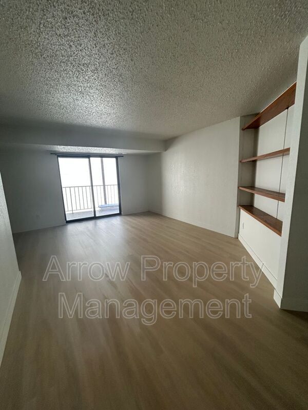 Building Photo - 205 E Arbor Ave