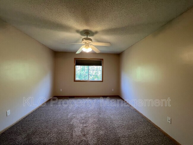 Building Photo - 6855 Woodland Ave