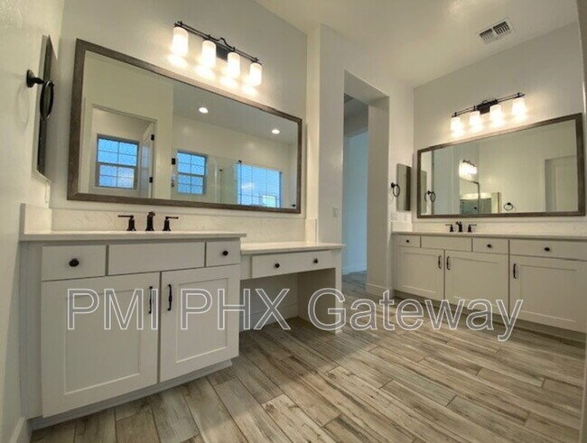 Building Photo - 2353 E Athena Ave