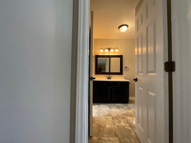 Building Photo - 123 Arcaro Dr