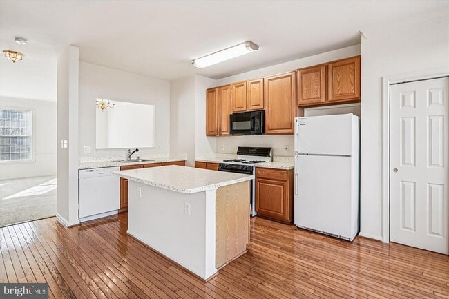 Building Photo - 45482 Pine Trail Terrace