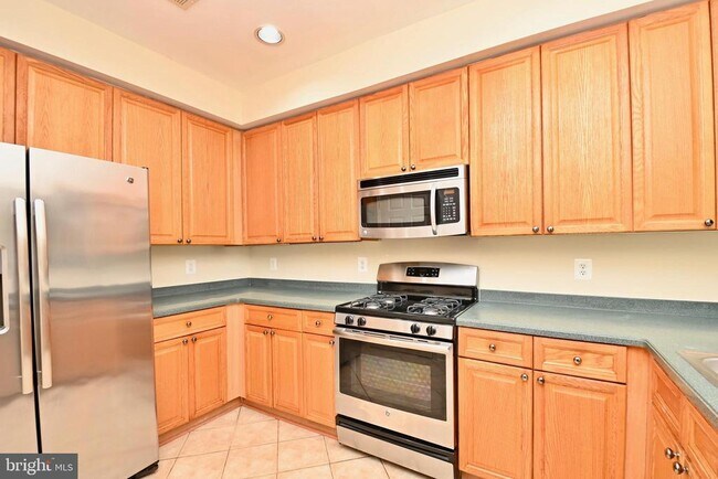 Building Photo - 11775 Stratford House Pl