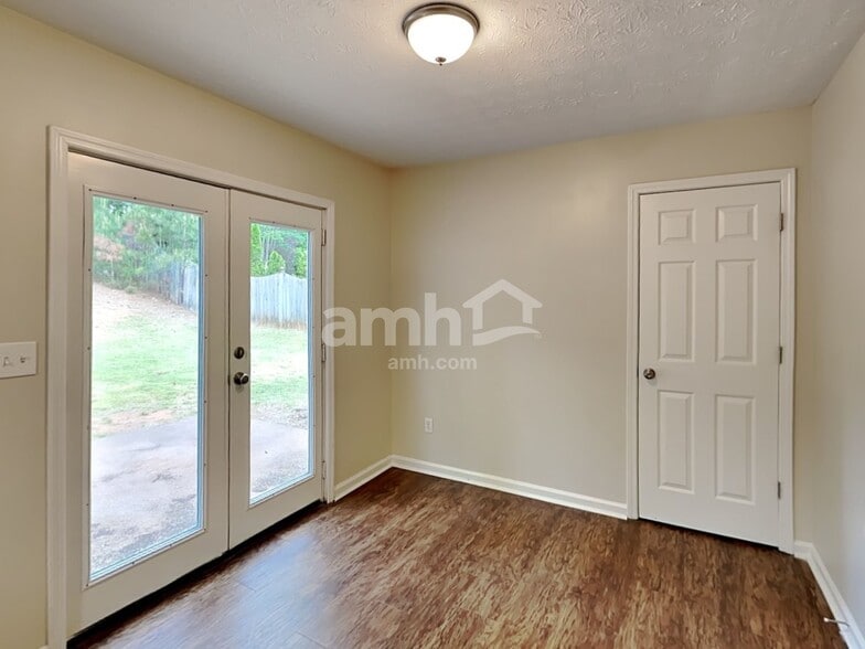 Building Photo - 3094 Perch Overlook SW