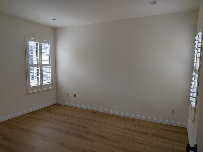 Second Bedroom - 1655 Greenfield Ave