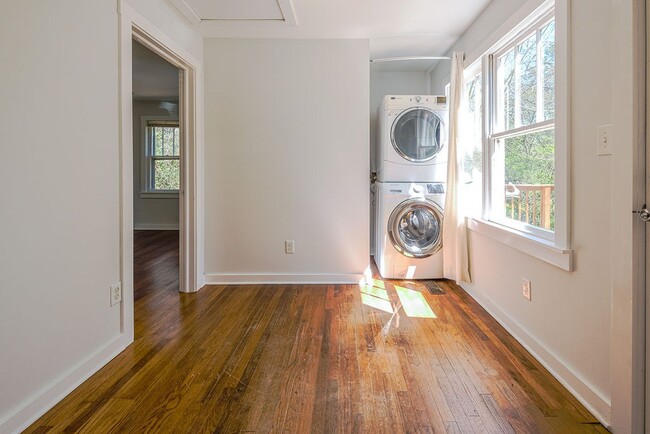 Building Photo - 134 Westover Dr