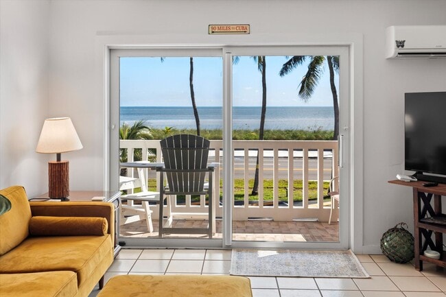 Building Photo - Beachside Living Made Easy – Furnished 2BR/1BA Available for 6 Months!