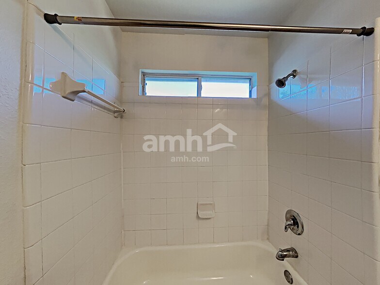 Building Photo - 11039 Arabian Palm