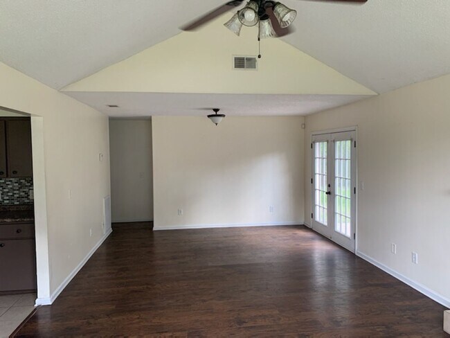 Building Photo - 706 Timber Ridge Trail