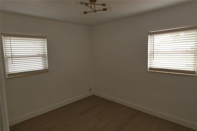 Building Photo - 8468 7th Way N