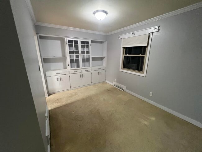 Building Photo - 2212 W Parnell Ave