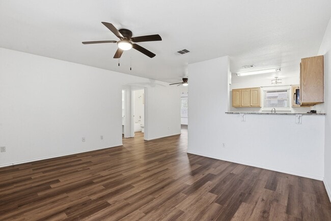 Building Photo - 1502 Sharron Ct