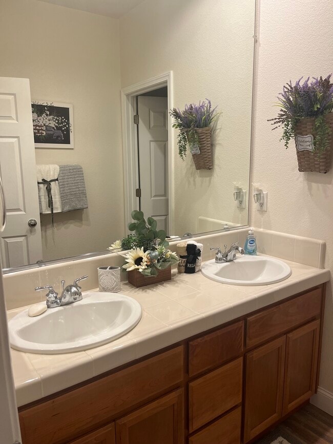 Building Photo - 1205 Colorado Dr