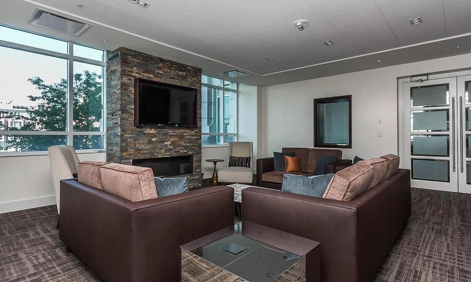 Building Photo - 100 Harborview Dr