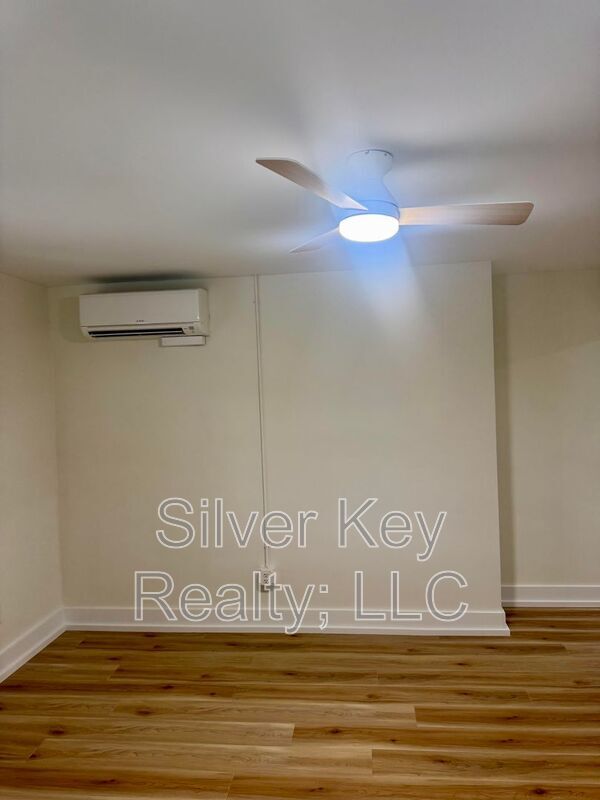 Building Photo - 2113 W Madison Ave