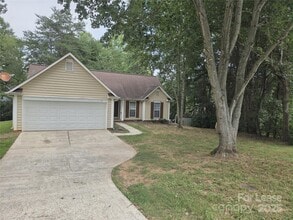 Building Photo - 141 Eagle Ct