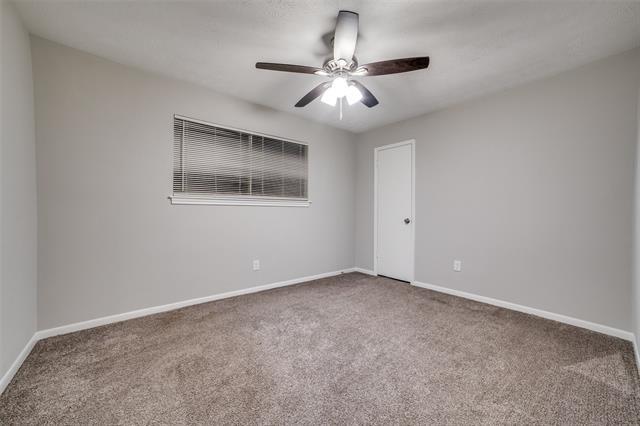 Building Photo - 631 Mosswood Dr