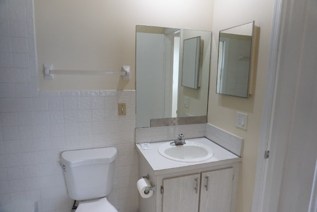 Building Photo - 8745 Satalite Terrace