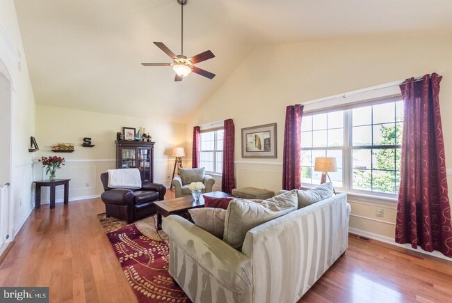 Building Photo - 19 Patriot Ct