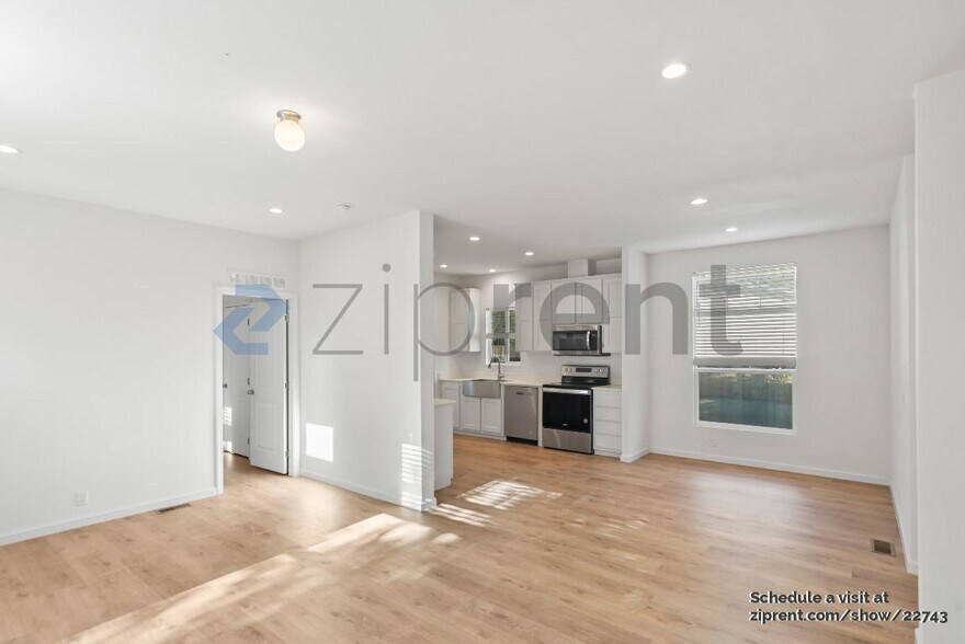 Building Photo - 1133 Lovell Ave