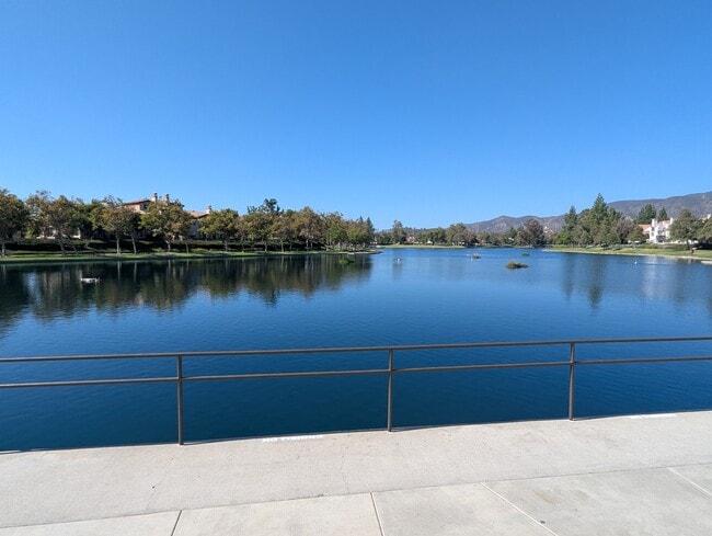 Building Photo - 211 Montana Del Lago Dr