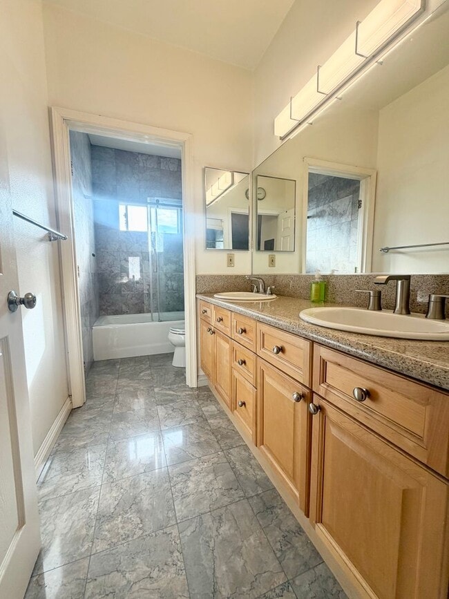 Building Photo - Spacious Modern Home with EV Charger, Solar & Gated 3-Car Garage