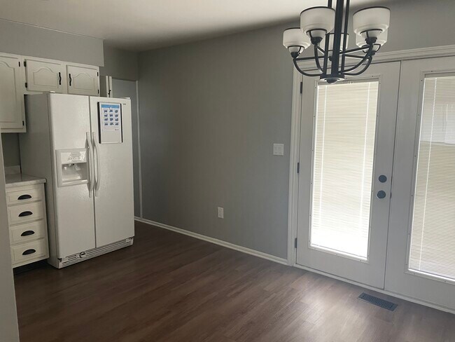 Building Photo - 509 6th Ave