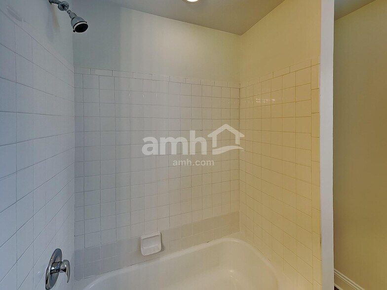 Building Photo - 9126 Dalmeny House Ln