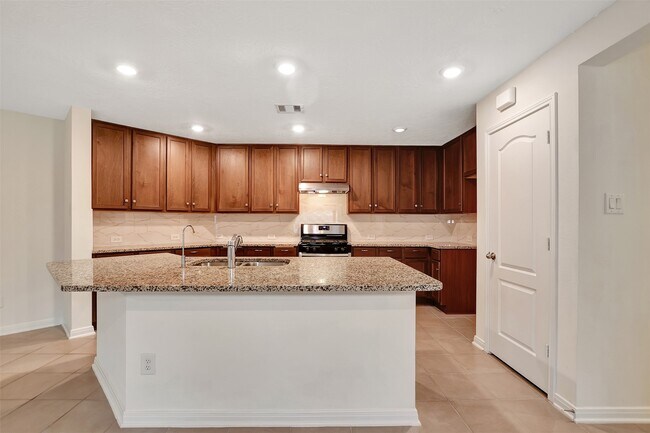 Building Photo - 9403 Castillo Ct