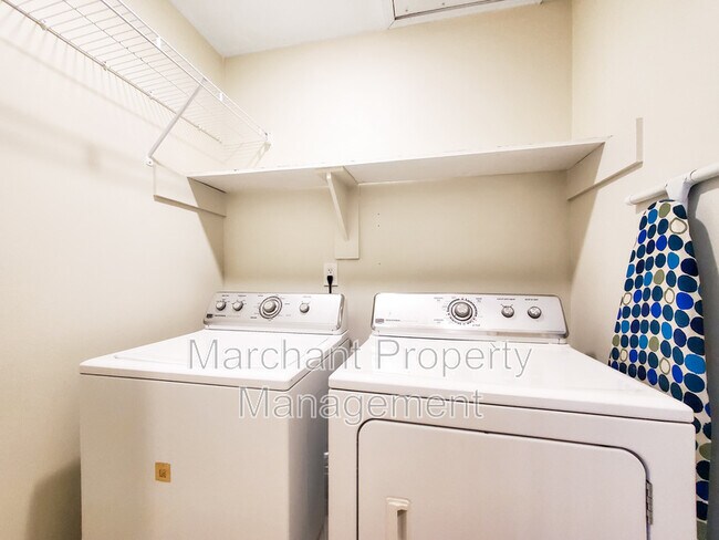 Building Photo - 117 Charmar Way