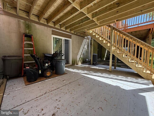 Building Photo - 4 Bright Star Ct