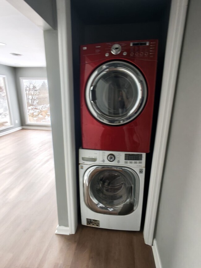 Building Photo - 761 Norway Ave