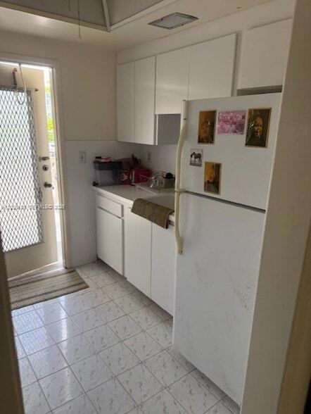 Building Photo - 450 Golden Isles Dr