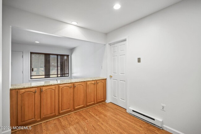 Building Photo - 110 Amberly Dr