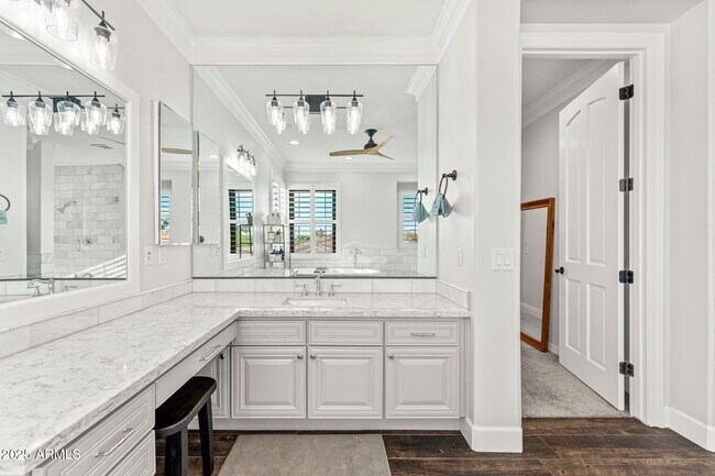 Building Photo - 3452 E Ivyglen Cir