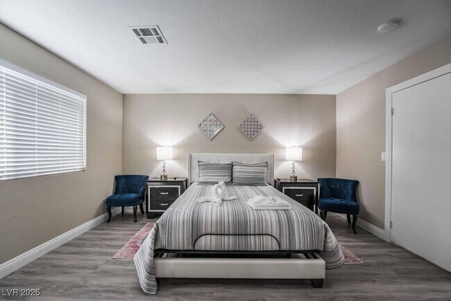 Building Photo - 8233 Ducharme Ave