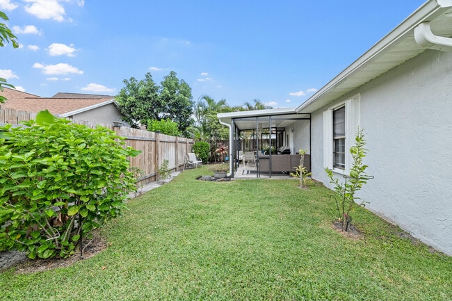 Building Photo - 1599 Bayridge Pl