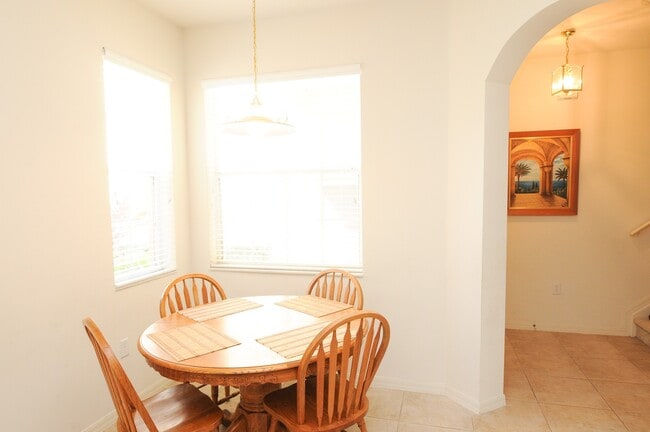 Building Photo - 3499 Parkridge Cir