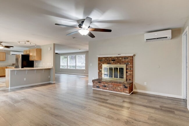Building Photo - Updated 3 Bedroom, 2 Bath Home with Spacio...