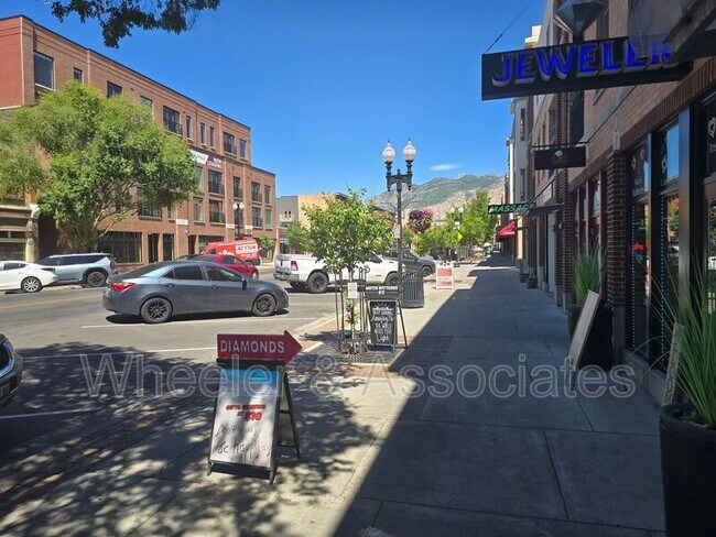 Building Photo - 129 25th St