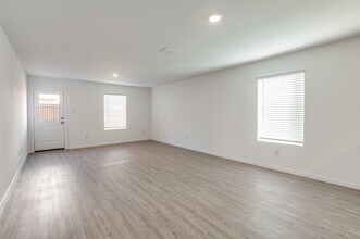 Building Photo - 6224 Sandpiper Ln
