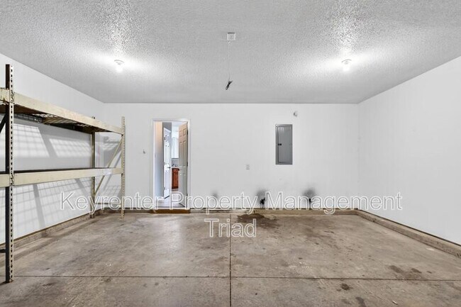 Building Photo - 2703 Stafford St